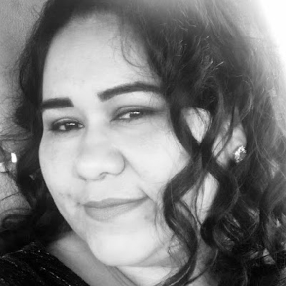 Meet your Posher, Sandra - Picture 1 of 1